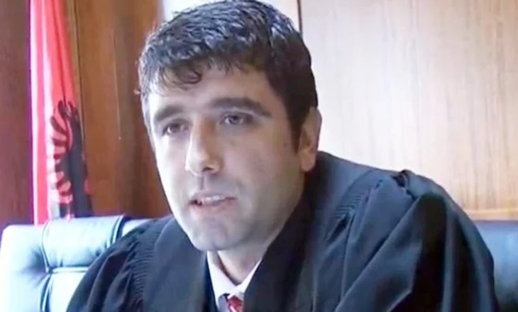 Gjyqtari që u ekzekutua me eksploziv në Vlorë! Familjarët e Skerdilajd Konomit: Pse nuk zbardhet vrasja e tij?