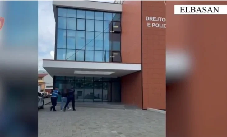 Goditi me thikë një person, arrestohet 29-vjeçari në Elbasan