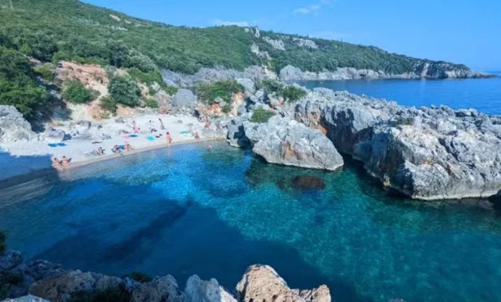 Grekët që bëjnë pushime në “Rivierën Shqiptare”
