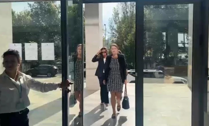 Hapja e garës për kreun e SPAK/ Mbërrijnë në KLP përfaqësues të Ambasadës Amerikane