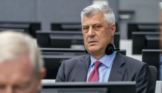 Hashim Thaçi mbërrin në gjykatë, nisin sot dëshmitë e dëshmitarëve të mbrojtjes