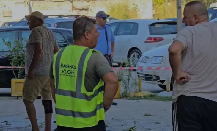 Hiqen tendat dhe karriget/ IMT aksion në Vlorë për lirimin e trotuareve dhe hapësirave publike