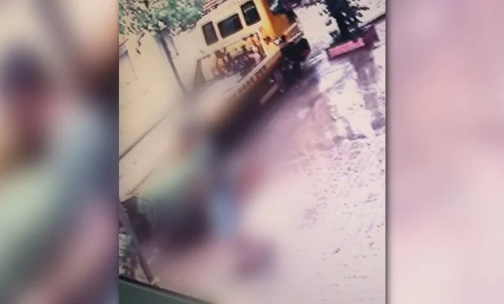 Humbi jetën nga shtylla e dëmtuar, dalin pamjet nga tragjedia që i mori jetën 42-vjeçarit në Durrës