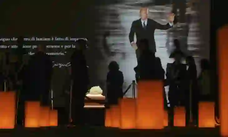 I jepet lamtumira e fundit ikonës së modës, stilistit Giorgio Armani