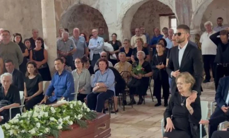 I jepet lamtumira e fundit regjisorit Dhimitër Anagnosti, Nderi i Kombit prehet në Vuno