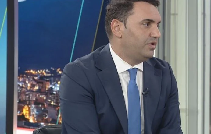 “I priste në zyrë me Duckën”, akuza e fortë e Këlliçit për Ramën: Kryeministri i lidhur me funksionarë të…