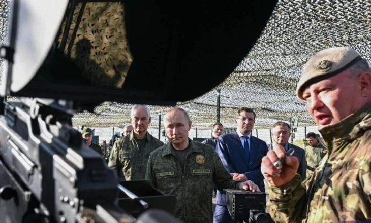 I veshur me ushtarake Putin viziton stërvitjet ruso-bjellorusinë, në ushtrime ishin pjesëmarrës edhe zyrtarë ushtarakë të SHBA-së