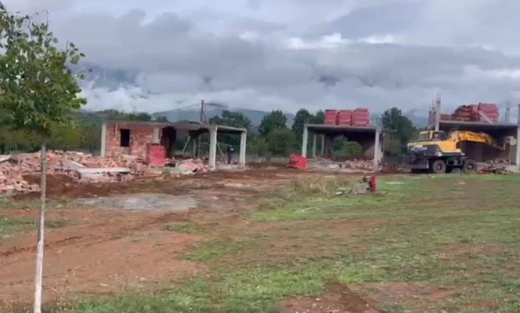 IKMT vijon aksionin në Valbonë, prishen bujtina të ndërtuara prej vitesh pa leje