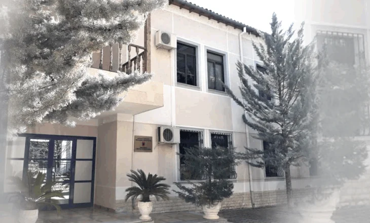Ish-drejtori i SHISH mbante sekretet në shtëpi, i biri organizonte lojëra fati