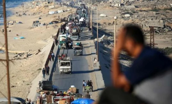 Izraeli bombardon dy shkolla që strehoheshin civilë në Gaza pak minuta pas paralajmërimit për evakuim, raportohet për viktima