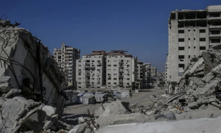 Izraeli breshëri raketash në Gaza pas paralajmërimit të ministrit të Mbrojtjes: Sulmet do vazhdojnë deri sa Hamasi të dorëzohet