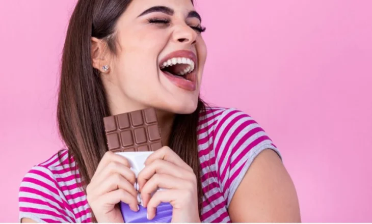Ja sa çokollatë duhet të hani për të përmirësuar humorin, sipas shkencës