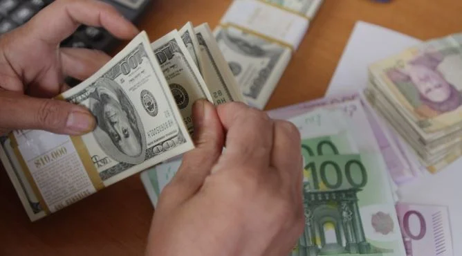 Jo më veprime cash mbi 1mln lekë, miratohet rregullorja për zyrat e këmbimit valutor