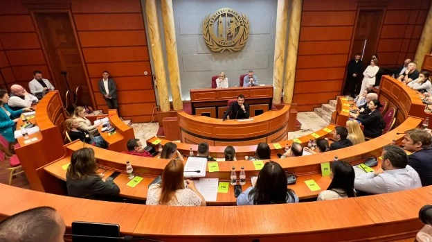 Kërkesa për shkarkimin e Veliajt, rezistencë brenda radhëve të këshilltarëve socialistë