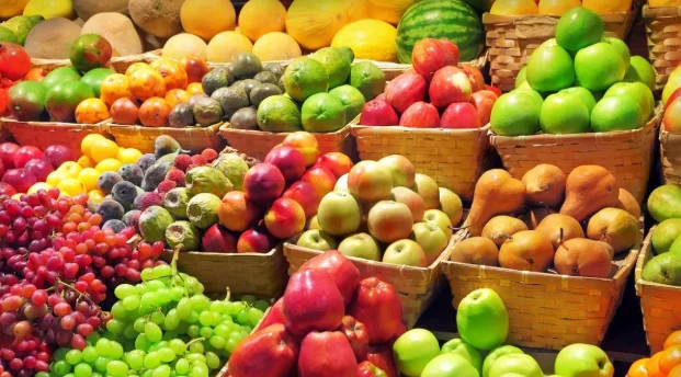 Këto fruta nuk duhet t’i konsumoni asnjëherë në mëngjes