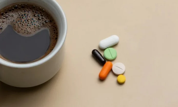 Kini kujdes/ Kafeja mund të ulë efektivitetin e antibiotikëve