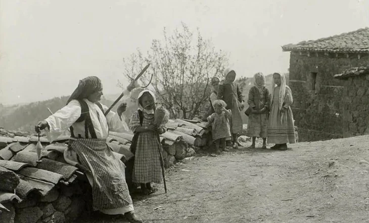 Koha e miqësisë me grekët? Hera e parë kur çamët u ftuan në Athinë, ngjarja e panjohur më 4 gusht 1937! Takimi i Bajo Topullit me Musa Demin