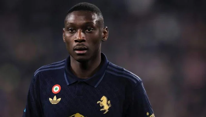 Kolo Mauni te Spurs, Pavard kthehet në Francë