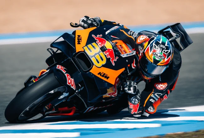 Komandon Binder në Barcelonë, motorët KTM fluturojnë në parakualifikueset e Moto GP