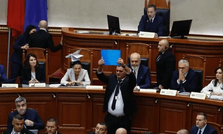 Konstituimi i komisioneve, Peleshi takohet me krerët e grupeve parlamentare të opozitës