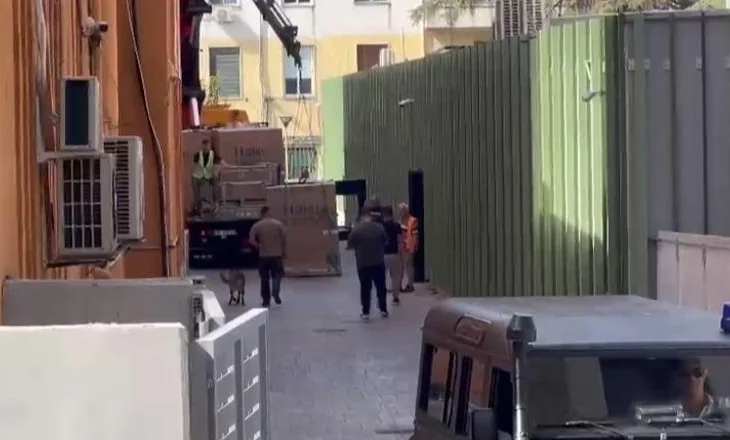 Kontrolle nga njësia anti-eksploziv. Çfarë po ndodh tek Arkiva e Shtetit?