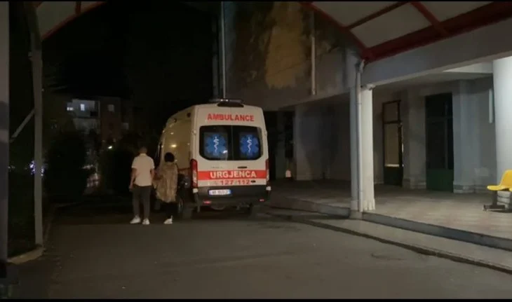Korçë, tre fëmijë helmohen nga karamelet