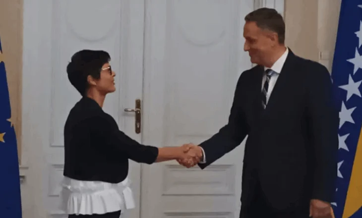 Kos nis vizitën triditëshe në Bosnje e Hercegovinë