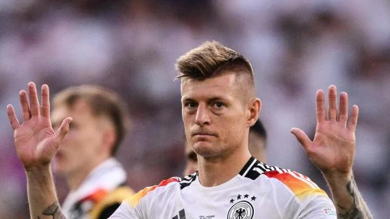 Kroos “ngel në klasë” Gjermaninë, tallet me vëllain e tij: Sot, edhe ti ke shanse të luash atje…