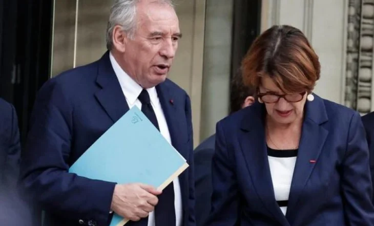 Kryeministri francez jep dorëheqjen! Ministri i Brendshëm: Na duhet urgjentisht një kryeministër, rrezikojmë trazira