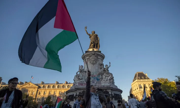 Kryetarë komunash në Francë do ta vendosin flamurin palestinez, në shpërputhje me urdhrin e Qeverisë