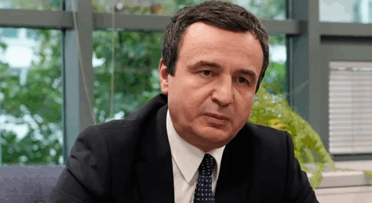 Kurti, ironik e stoik, por dhe pak cinik me SHBA
