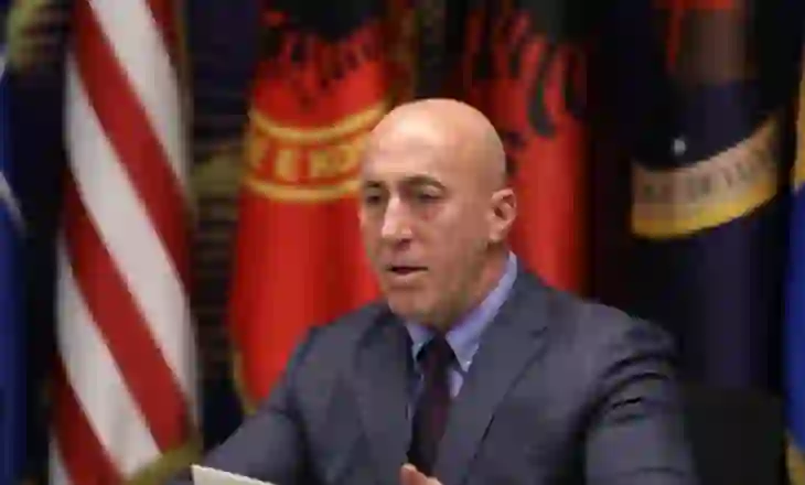 Kurti ‘sulmoi’ Gjykatën Kushtetuese, Haradinaj reagon ashpër: Më kujton shprehjen “kur hajduti bërtet kapeni hajdutin”