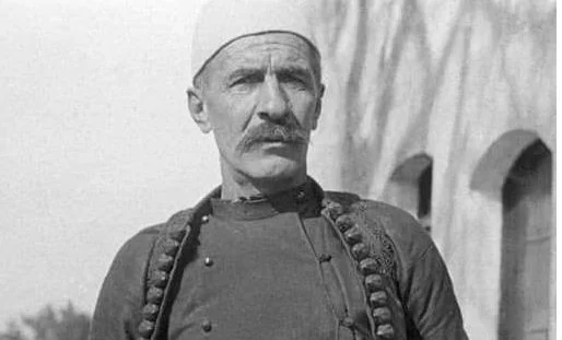 Kush e realizoi fotografinë historike të Isa Boletinit 111 vjet më parë?