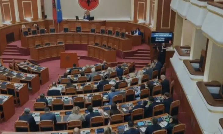 Kuvendi miraton brenda 5 minutave kryetarët e komisioneve, Opozita bojkoton, s’bëhet pjesë e shkeljes së Kushtetutës