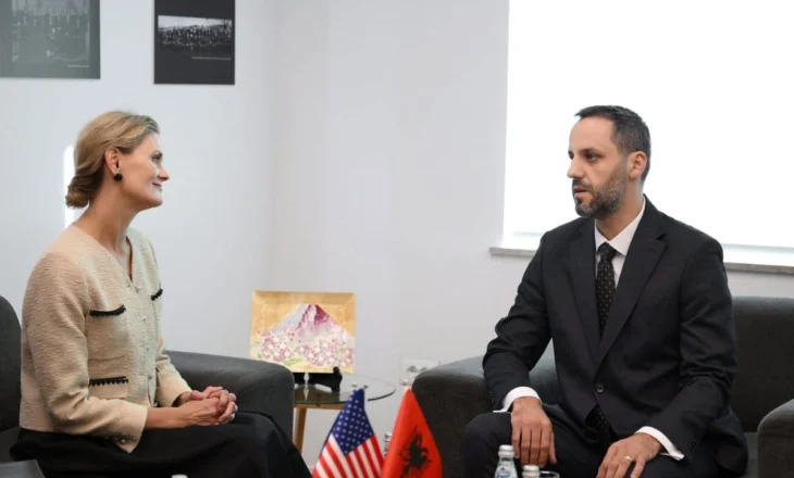 Lamallari pret në takim të Ngarkuarën me Punë të SHBA: Diskutuam për ecurinë e zbatimit të reformës në drejtësi