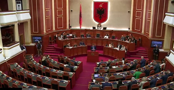 Legjislatura e re parlamentare, betohen deputetët e Kuvendit