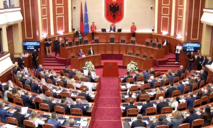 Legjislatura e XI-të e Kuvendit/ Betohen 138 deputetë, heqin dorë nga mandati Tom Doshi dhe Sabina Jorgo