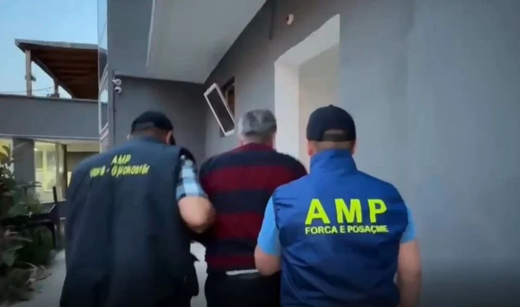 Lejoi kalimin e dy personave nën hetim, ndalohet inspektori i policisë në Qafë Botë