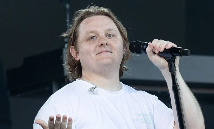 Lewis Capaldi: Gratë në muzikë përballen me një standard më të lartë se burrat