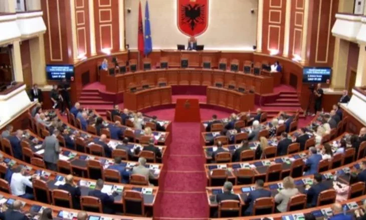 LIVE/ Nis seanca plenare në Kuvend, pritet miratimi i anëtarëve të komisioneve parlamentare