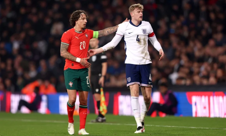 Liverpool dhe Manchester United nisin garën për mbrojtësin e kombëtares angleze, kushton 50 milionë euro