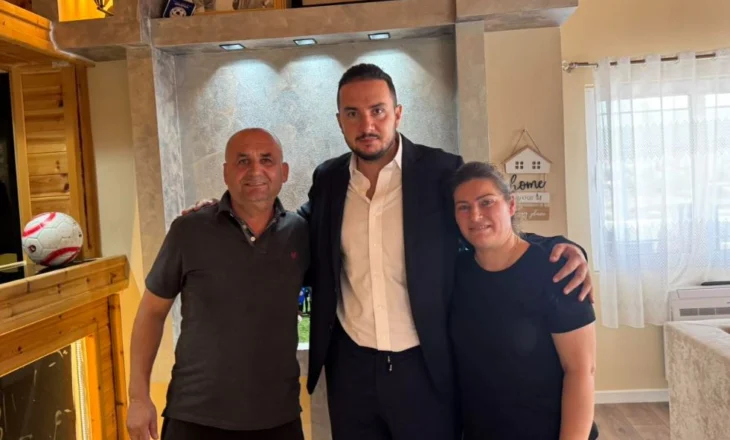 “Martin Cani nuk duhet harruar”, Ervin Salianji viziton prindërit e 14-vjeçarit që u vra nga bashkëmoshatari