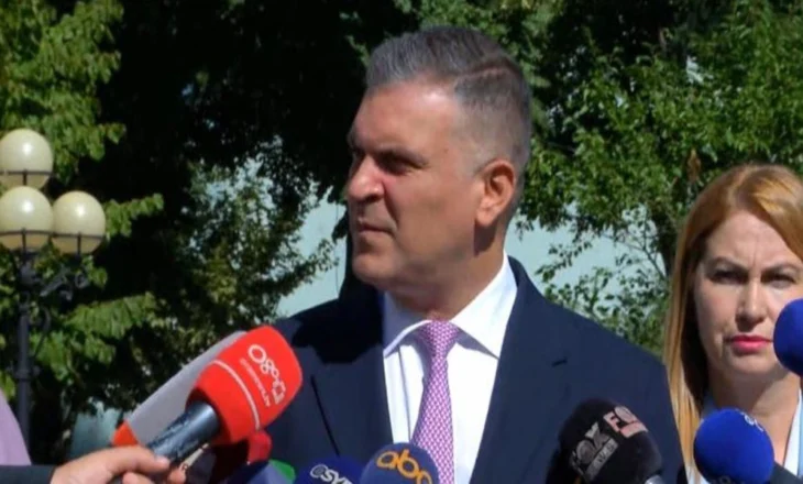 Mbyllja e seancës për 25 minuta, Blushi: Kuvendi, landfilli më i madh antikushtetues! Sjellje kriminale në raport me qytetarët