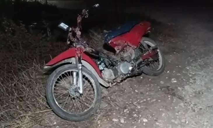 “Më doli dhelpra para!” 45-vjeçarja rrëzohet me motor dhe përfundon në spital me plagë të shumta