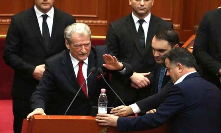 Më duhen disa deputetë borxh/ Hilja e poshtër në kuvend, për të marrë ca para qyl nga shteti