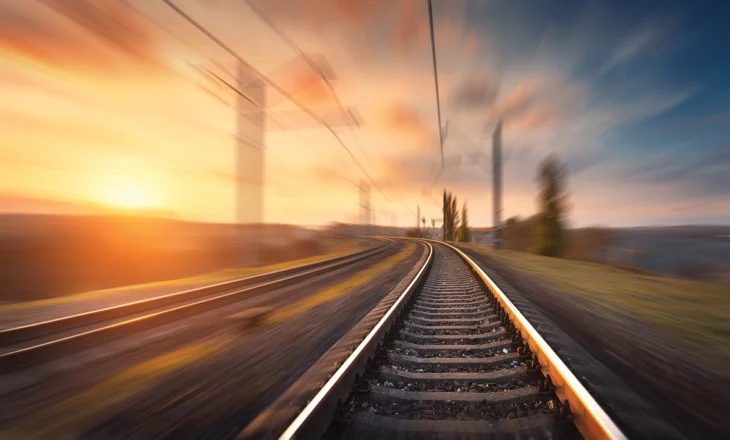 Me tren në Han të Hotit