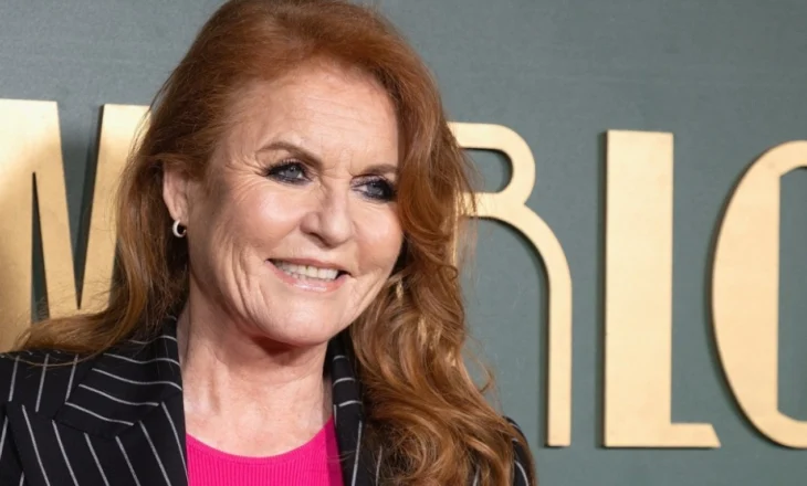 Mesazhet e zbuluara trondisin Sarah Ferguson, marrëdhënia e dyfishtë me Jeffrey Epstein vë në siklet familjen mbretërore