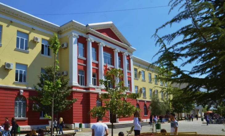Mësuesia e gazetaria në rënie të lirë! Ç’po ndodh me arsimin e lartë në Shqipëri