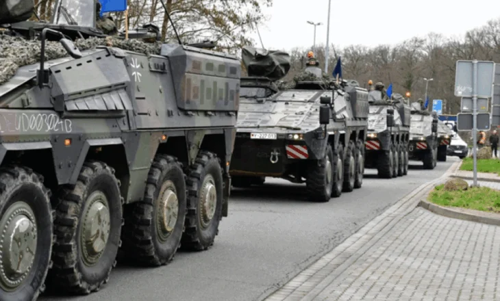Mijëra automjete luftarake dhe ushtarë gjermanë mbërrijnë në Lituani