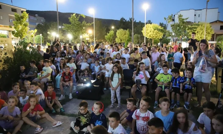 Muzhaqi: Kinemaja e hapur verore, tjetër hapësirë komunitare kulturore në Përrenjas